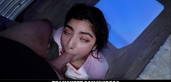  Lovely Babe Hazel Heart Shows Off Her Cock Sucking Skills